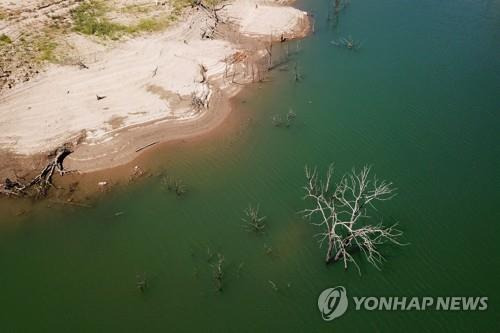 대가뭄에 수위가 낮아진 미국 캘리포니아주 오로빌 호수 [AFP=연합뉴스]