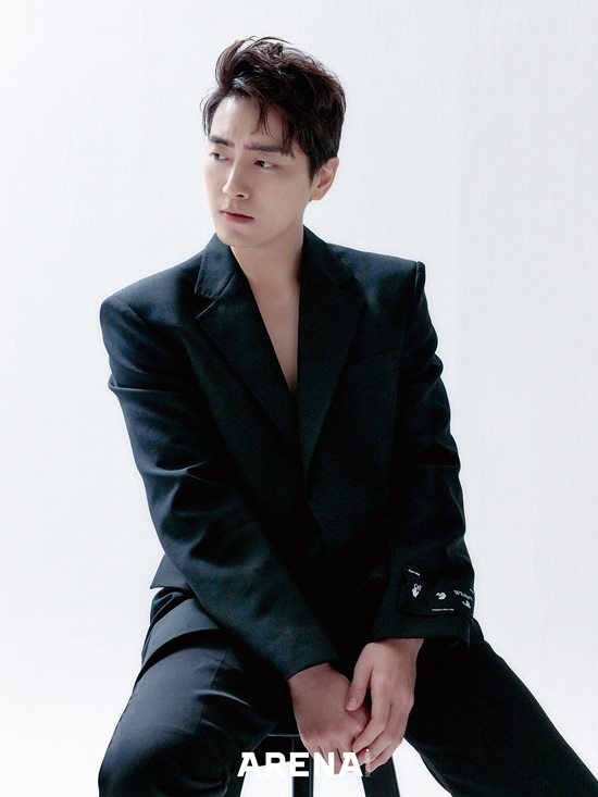 A picture of the stylish charm of Actor Lee Joon-hyuk was released.Lee Joon-hyuk, who finished the OCN original drama Dark Hall, has gained 180 degrees of charm through the picture.Lee Joon-hyuk, who was released through the July issue of the fashion magazine Arena, showed dreamy and deadly eyes, while adding a colorful suit to the dandy and stylish sense, making her unique atmosphere stand out.If you showed a strong and charismatic appearance in your previous work, you caught the attention with a soft image in the picture.Lee Joon-hyuk, who wore a white T-shirt and a disheveled hairstyle, showed a different charm from Dark Hall Yoo Tae-han with cool features and sexy atmosphere.In a series of Interviews, Lee asked what kind of animal he would like to compare Yoo Tae-han, a Character who showed a straight-line instinct, to an animal.I saw a documentary a while ago and I was impressed by the scene where the bears came down to the city center. I think Taehan is a person who is in contact with him.It seems to be emotionally urbanized and experiencing mental wandering, but Taehans usual behavior is like a bulldozer, but his nature is good.We have to keep the law, were a Lekka driver, but weve done what nature says to stop at the red light.As for the genres and Characters that I want to try as an Actor, I would like to meet works that project common interests through the times rather than selecting specific movies or dramas.It is not a genre that divides the works that you want to participate as an Actor.I want to have a new Character that the audience and viewers want, and I hope it will be useful. When asked if he still thought that acting activities were like magic shows through an Interview, he said, Yes.I have been doing one thing for a long time and I think I want to have a good influence on someone.It seems to be the best magic to have a positive impact on all jobs, not you have to live good on a certain basis.I think it is like a fundamental attitude of life. Meanwhile, Lee Joon-hyuk, who added expectations for his next film by releasing dreamy pictures and genuine Interviews together, is expected to return to the screen through the film Firefighter, which Kwak Kyung-taek caught megaphone.Lee Joon-hyuks pictures and Interviews can be found in the July issue of the Arena.Photo = Arena