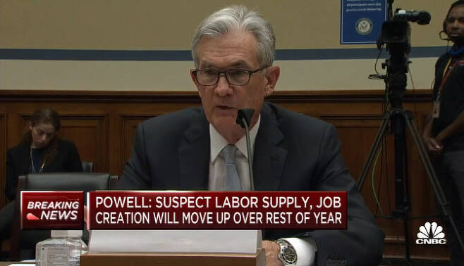 제롬 파월 미국 연방준비제도(Fed) 의장이 22일(현지시간) 하원 코로나19 특별위원회에 출석해 발언하고 있다. (출처=CNBC)