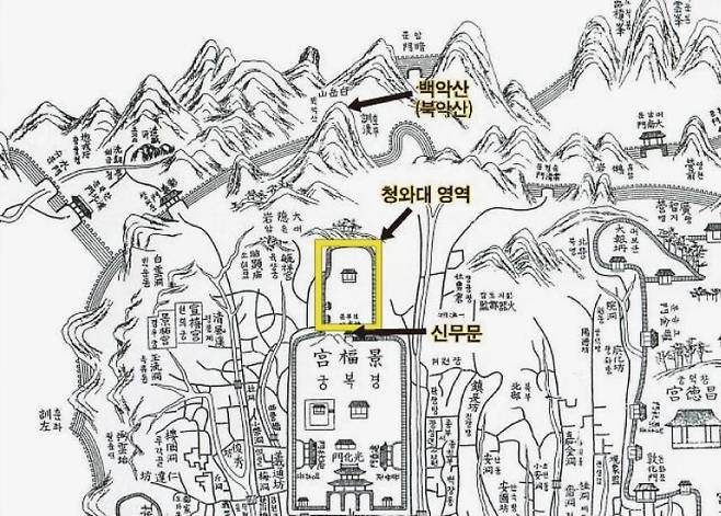 일제는 지금의 청와대 자리에 조선총독의 관저를 짓기 위해 경복궁 본원과 후원을 분리시키고 사이에 길을 냈다./영국왕립아세아협회