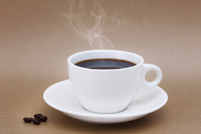 녹내장 위험이 높은 사람은 커피 섭취를 자제하는 것이 좋다./사진=클립아트코리아