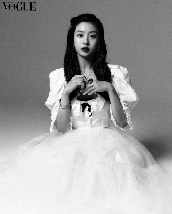 Go Min-si has given a new vibe.Go Min-si, who finished KBS 2TV Youth of Wu Yue, will take a picture with the July issue of fashion magazine Vogue Korea.From girlish styling to costumes with an alluring concept.Go Min-si said in an interview with the photo shoot, Actors charm is a work that has a good influence on people, and even if I do not have it in the world, the work remains. Wu Yues youth was worth the length and was proud to be part of it.As for Kim Myung-hees character, who was in charge of Wu Yues Youth, It was good to see the point where Myeong-hee, who has been through his life strongly, changed subtlely when he met his loved ones. It was a more sad and beautiful youth because there was no mobile phone.This work has become more and more concentrated over time. Go Min-si, who is continuing his ten-day journey with his next film, TVN Jirisan and the movie Smuggling, said, I want to be an open person. I will study everything and act to be a person who can see various things rather than one eye.