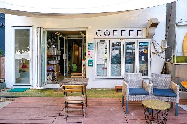 청차우 섬의 한 카페.