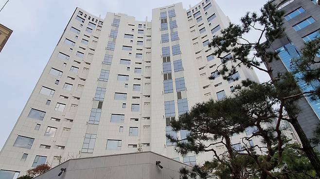 올해 공동주택 중 가장 높은 공시가격을 기록한 서울 강남구 'PH129' 단지 모습. /오종찬 기자