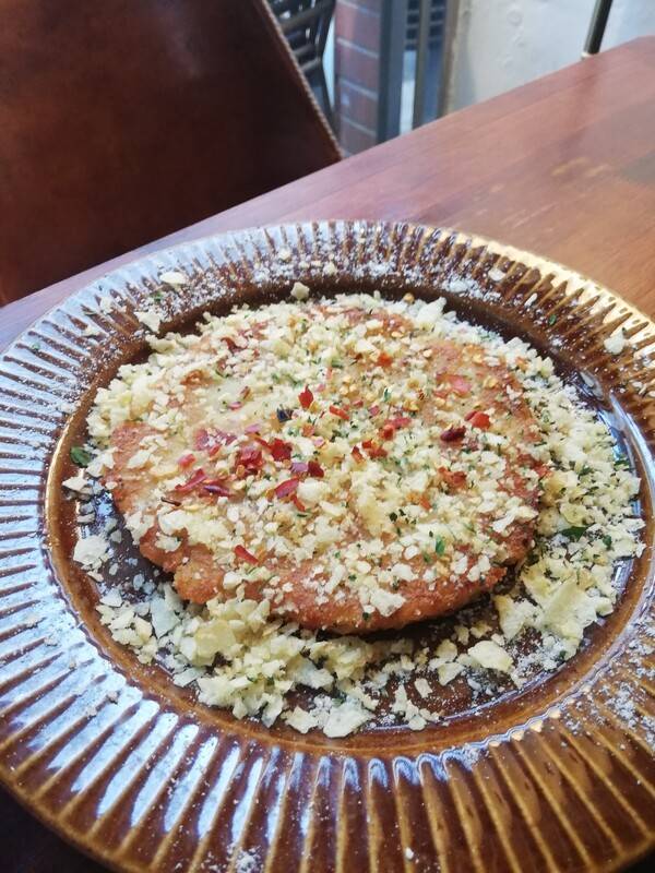 감자칩으로 만든 감자전. 백문영 제공