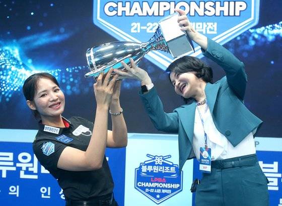 프로당구에 전향한지 두번째 대회만에 우승한 스롱 피아비. [사진 PBA]