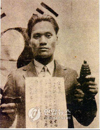 윤봉길 의사 윤봉길의사가 거사 3일전  한인애국단 선서식에서 찍은 사진. (본사자료)1999.4.27  

<저작권자 ⓒ 1999 연 합 뉴 스. 무단전재-재배포 금지.>