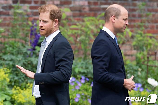 영국의 해리 왕자(왼쪽)과 그의 2살 위 형 윌리엄 왕세손(오른쪽) © AFP=뉴스1