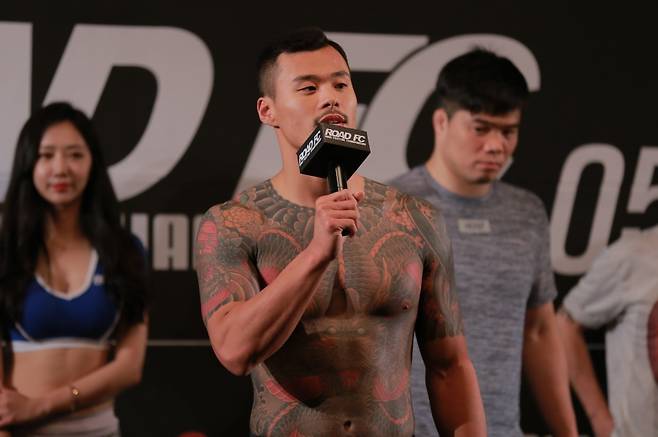 ▲ 황인수는 오는 3일 고향 창원에서 열리는 로드FC 058에서 미들급 타이틀전을 펼친다. 1라운드에 5승 1패 전적을 쌓은 황인수는 "2라운드에서 싸우는 기분이 궁금하다"고 농담했다.