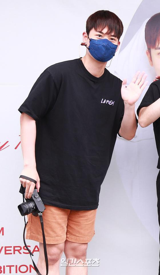 포토] 라포엠-유채훈 카메라 들고 찰칵!