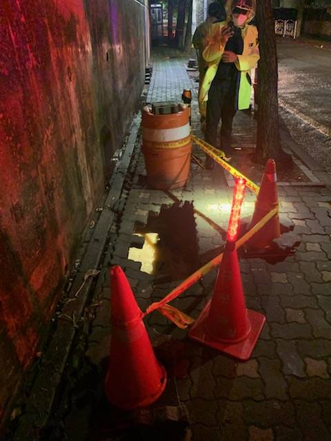 보행로 지반침하 [부산소방재난본부 제공·재판매 및 DB 금지]