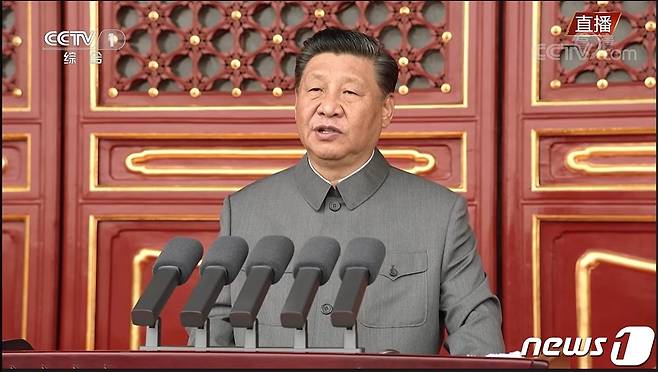 시진핑 중국 국가주석은 1일 중국 공산당 창당 100주년을 맞아 "전면 샤오캉(모두가 풍족한 삶)을 실현했다＂고 밝혔다. © 뉴스1