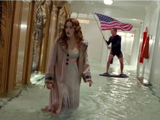 영화 타이타닉과 합성된 저커버그 밈. 침수된 타이타닉 내부를 저커버그가 서핑보드를 타고 돌아다닌다. /트위터 캡처