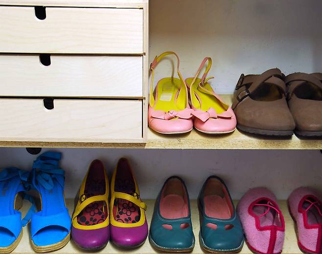 비에 젖은 신발은 꼭 물기를 닦고 말린 후 신발장에 넣어야 한다./사진=클립아트코리아