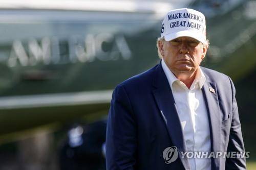 재임 당시 뉴저지 베드민스터의 트럼프 내셔널 골프 클럽에서 골프를 즐기고 백악관에 돌아오는 도널드 트럼프 전 미국 대통령 [EPA=연합뉴스 자료사진]