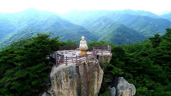 관룡사 용선대 전경. / 사진= 창녕군