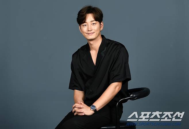 배우 이현욱이 1일 스포츠조선과의 인터뷰에 앞서 포즈를 취하고 있다. 박재만 기자 pjm@sportschosun.com/2021.07.01/