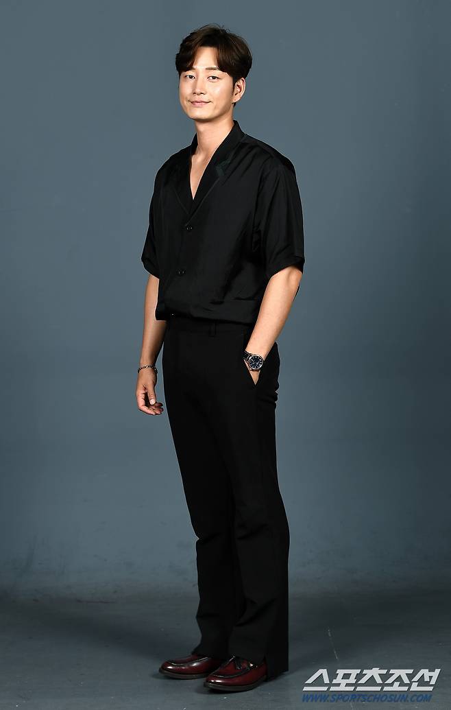 배우 이현욱이 1일 스포츠조선과의 인터뷰에 앞서 포즈를 취하고 있다. 박재만 기자 pjm@sportschosun.com/2021.07.01/