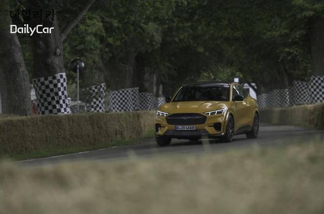 포드, 머스탱 마하-E GT </figcation>