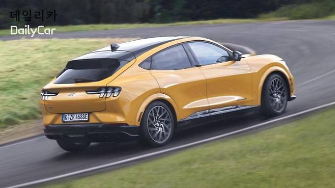 포드, 머스탱 마하-E GT </figcation>