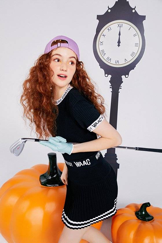 코오롱FnC의 '왁' 골프웨어 모델 컷.