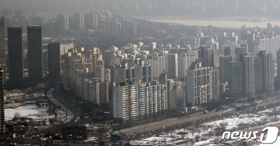 서울 여의도 63빌딩에서 바라본 용산구 아파트단지. / 사진=뉴스1