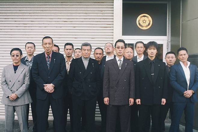 영화 '야쿠자와 가족'의 일본 3대 야쿠자 하위조직 '시바자키구미'./넷플릭스