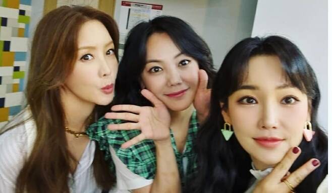 Actor Go Eun-ah has revealed his affection for senior Kim Jung-Eun and Lee Yoo-ri.On the 14th, Go Eun-ah posted two photos on his Instagram with an article entitled It is so beautiful and my role model seniors.In the photo, Kim Jung-Eun, Go Eun-ah, and Lee Yoo-ri gather together to take a self-portrait.Kim Jung-Eun emanated an alluringness that did not change over the years, and Lee Yoo-ri boasted a unique bright energy.Between the two seniors, Go Eun-ah showed off her youngest cuteness by putting a calyx on her face.Go Eun-ah said, Kim Jung-Eun, who is good and good at personality and wide-minded, Lee Yoo-ri seniors who are so cute and a lot of advice and consideration.Lala Land I became the youngest to be blessed! It is an honor!!!! He said, I have taken all of this years incarnation. Meanwhile, Go Eun-ah, Kim Jung-Eun and Lee Yoo-ri will appear on Channel As new entertainment Legend Music Classroom - Lala Land, which will be broadcasted in August.