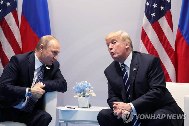 도널드 트럼프(오른쪽) 전 미국 대통령과 블라디미르 푸틴 러시아 대통령. [로이터=연합뉴스 자료사진]
