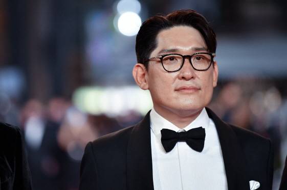 칸 레드카펫을 걷고 있는 한재림 감독/사진제공=쇼박스
