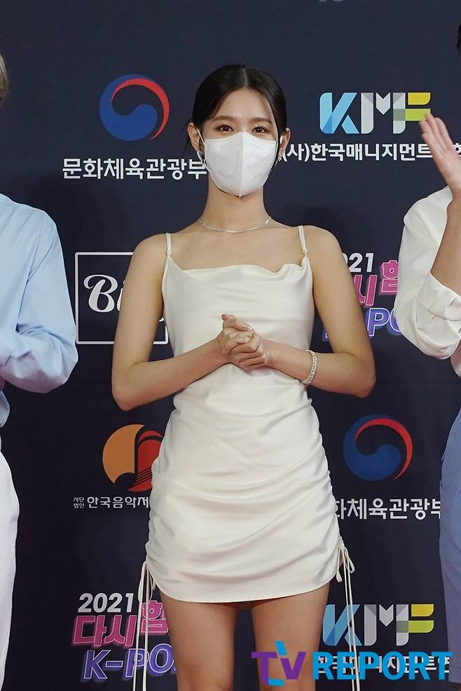 The group Girls Mi-yeon poses at the 2021 Again, K-POP Concert held at the SK Olympic Handball Stadium in Songpa-gu, Seoul on the afternoon of the 17th.On the other hand, this performance will include NCT DREAM, BTOB, Brave Girls, Baek Ji Young, Kim Tae Woo, Ohmy Girl, AB6IX, CIX, Momo Land, On & Off, Kim Jae Hwan, Jeon So Yeon, Dream Catcher, Space Girl Little, Rocket Punch, Drifin, Dark Bee, Giant Pink, A.C.E, EPEX, T1419, YE, Alexa, hot issues and more than 20 popular K-pop idol teams will participate.