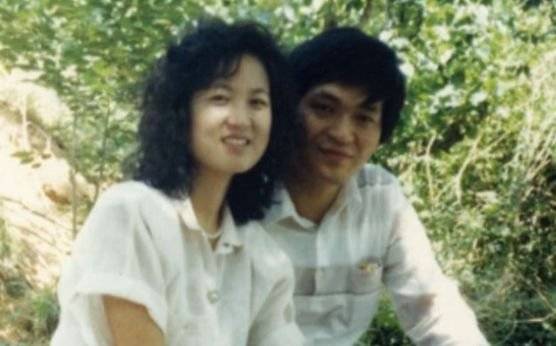 젊은 시절의 추미애 전 장관과 남편 서성환 변호사. 대학교 3학년이던 추 전 장관은 해인사에서 공부하던 중 서 변호사의 편지를 받고 감정을 느꼈다고 한다. 추미애 캠프