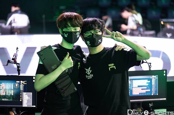 프레딧 브리온 '엄티' 엄성현과 '호야' 윤용호.