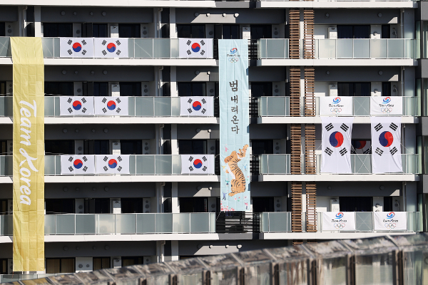 세상에 없던 올림픽 日의 내로남불.. '이순신 명언' 안 되고 ...