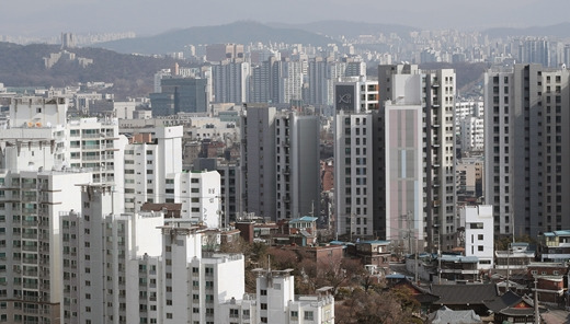 더불어민주당 박상혁 의원이 국토교통부로부터 제출받은 광역 시·도별 연령대별 자금조달계획서 제출 건수 자료에 따르면 올해 1~5월 10대가 서울에서 보증금 승계 및 임대 목적으로 주택을 구매한 것은 69건으로 전년 동기 대비 10배에 육박한다. /사진=뉴스1