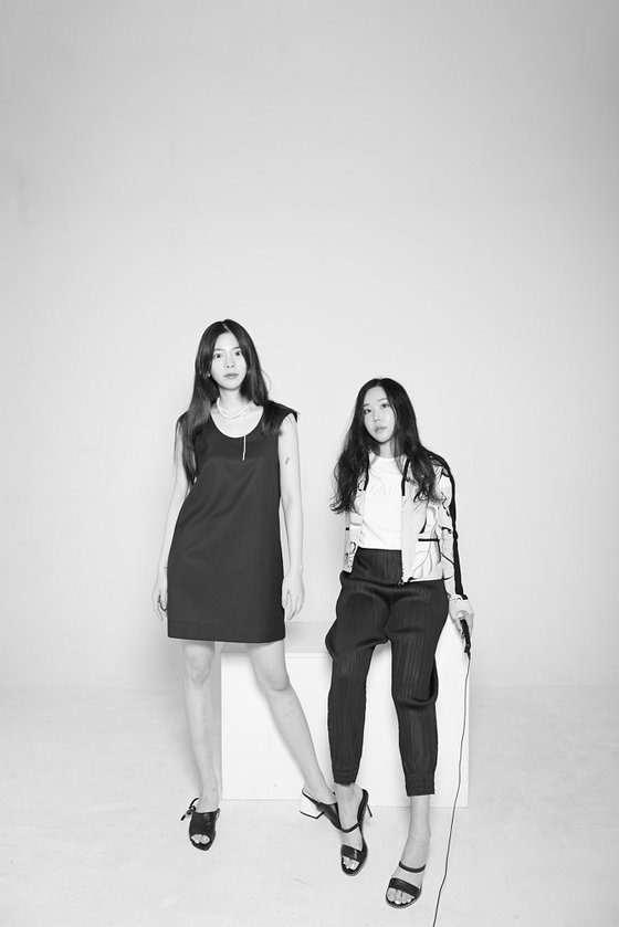 '장재인, 이사라'