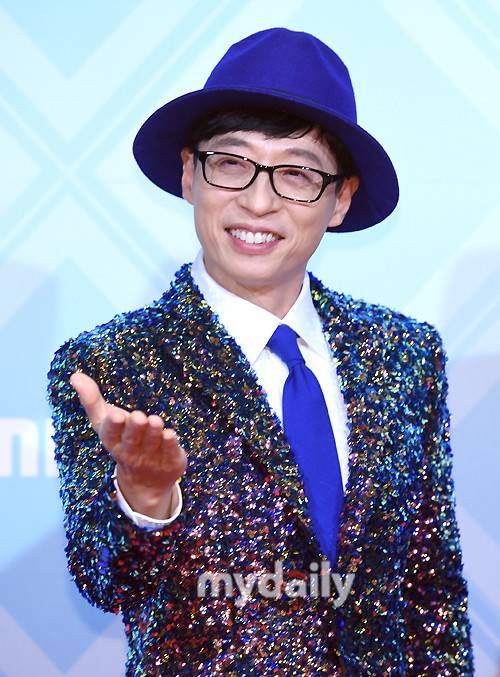 Yoo JaeSuk is Antenna , 10 billion units new building. You Heeyeol is