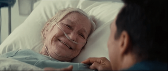 재회한 부녀의 모습. 영화 '인터스텔라' 스틸컷