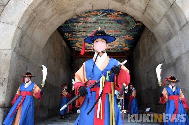 숭례문 지키는 호위무사(수문장)들