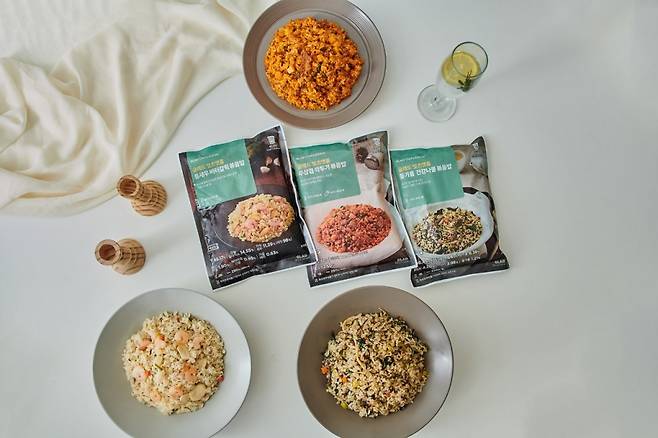 글래드호텔이 지난달 카카오메이커스를 통해 출시한  '글래드 잇츠앳홈' 볶음밥. /사진=글래드호텔앤리조트