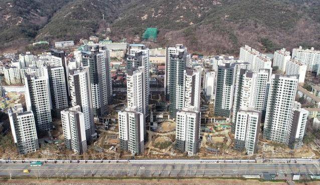 지난 4월 준공을 받은 ‘과천 푸르지오 써밋’ 아파트/대우건설 제공