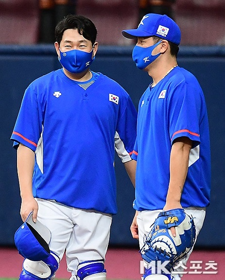 도쿄올림픽 야구대표팀 포수 양의지(왼쪽)와 강민호. 사진=MK스포츠 DB