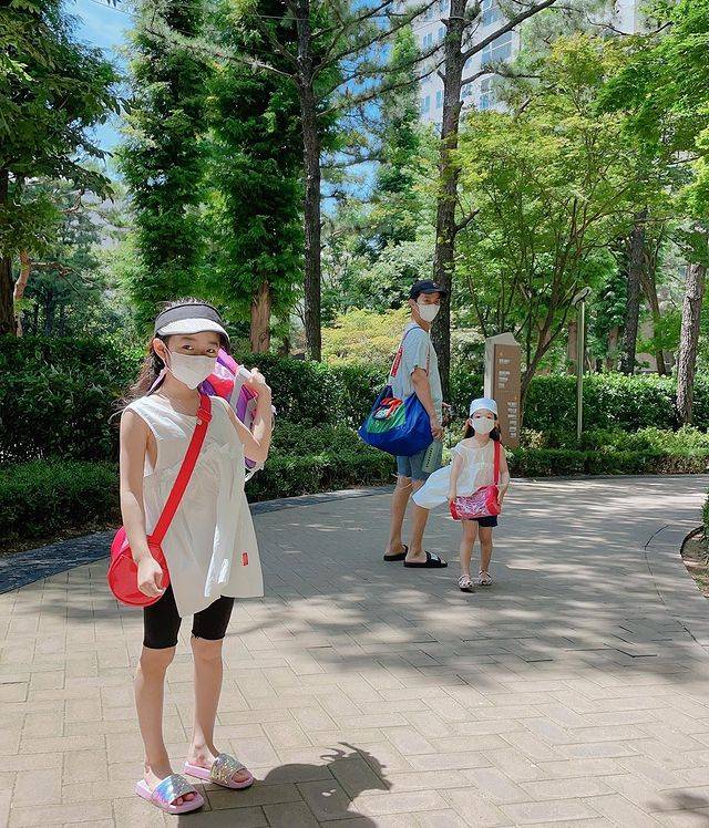 ▲ 인하은, 인교진, 인소은(왼쪽부터). 출처ㅣ소이현 SNS