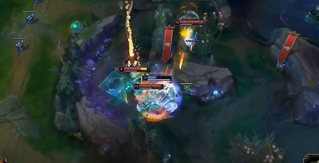 사진=LCK CL 공식 유튜브, 3명에게 공격받는 론리
