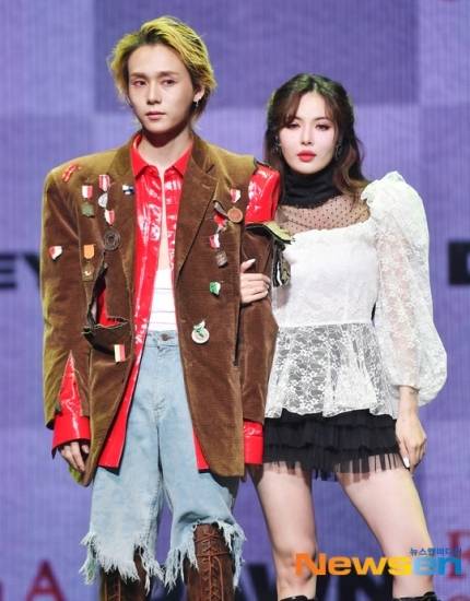 왼쪽부터 던, 현아