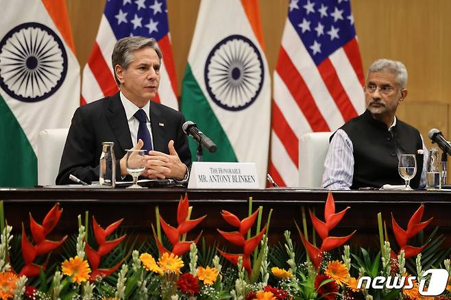 28일(현지시간) 수브르마냠 자이샨카르 인도 외교장관과 토니 블링컨 미국 국무장관이 인도 뉴델리에서 만나 공동 기자회견을 하고 있다. © 로이터=뉴스1 © News1 이정후 기자
