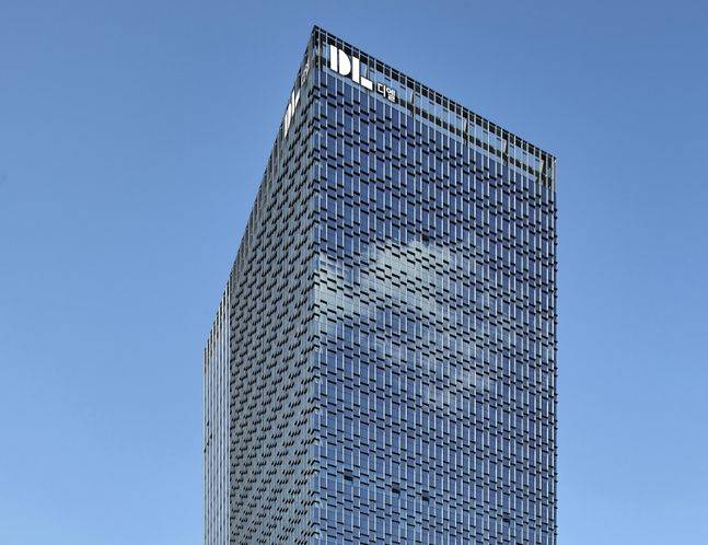 DL그룹 지주사인 DL이 연결기준 올 2분기 매출액 5812억원, 영업이익 474억원이 예상된다고 잠정 공시했다. ⓒDL