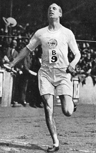 1924년 파리올림픽 400m 금메달리스트 에릭 리델 선수가 한 육상 경기에 출전해 역주하고 있다. 국민일보DB