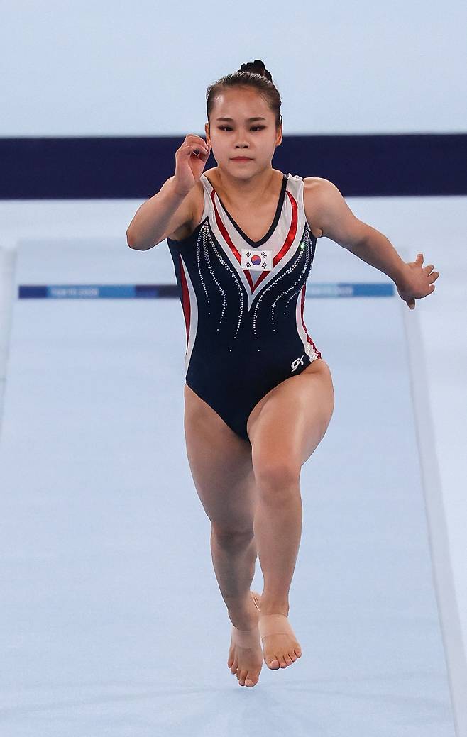 1일 일본 도쿄 아리아케 체조경기장에서 열린 기계체조 여자 개인종목 도마에서 여서정이 도움 닫기를 하고 있다. 도쿄=이태경 기자