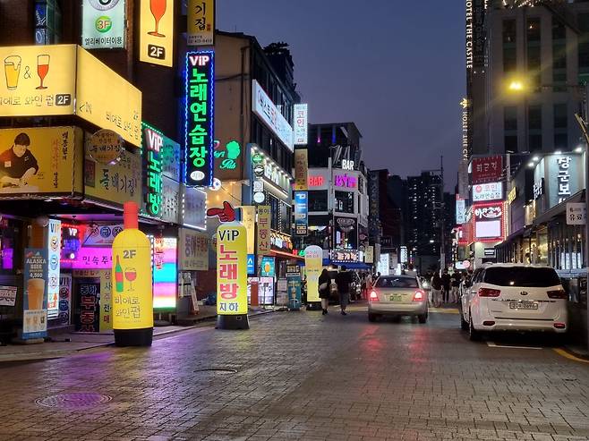 7월 31일 방이동 먹자골목 풍경. 올림픽 경기가 한창이지만 거리에 사람이 없다. /윤예원 기자